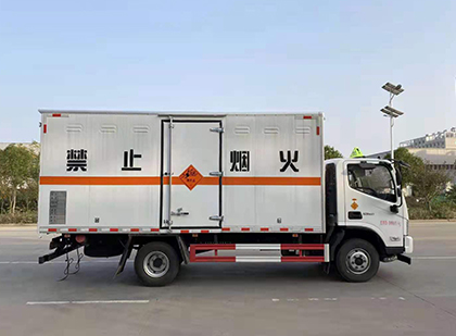 天台爆破器材运输车